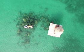 Madu Tiga Beach & Resort